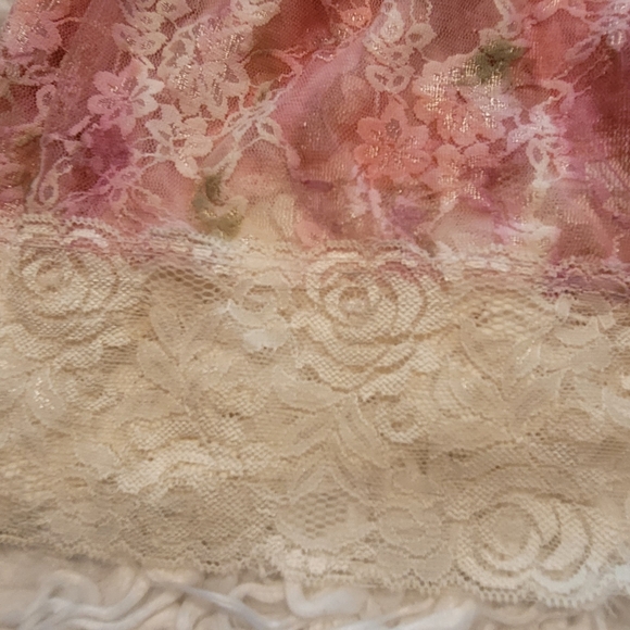 Floral lace top - Picture 10 of 10